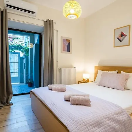 Appartement Escape To Kalamata's Old Your Urban Oasis *