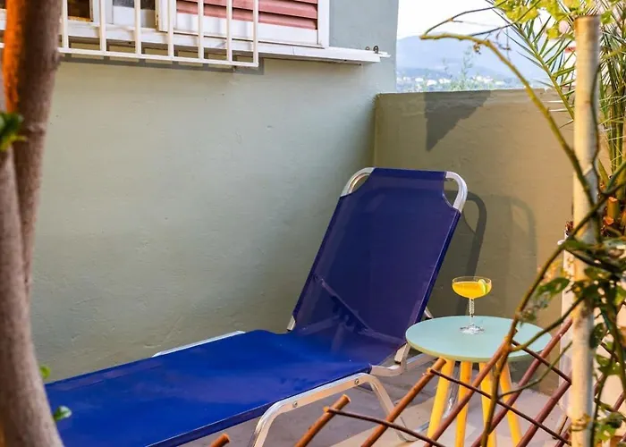 Lägenhet Escape To Kalamata's Old Your Urban Oasis