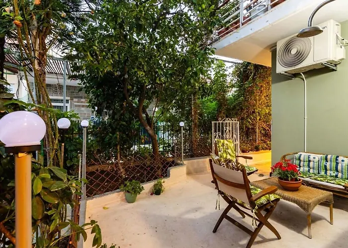 Escape To Kalamata's Old Your Urban Oasis *