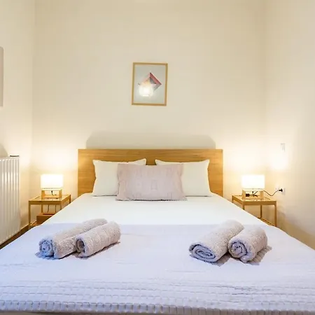 Escape To Kalamata's Old Your Urban Oasis *