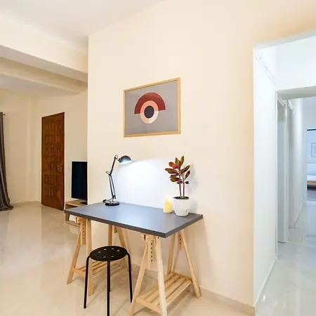 Escape To Kalamata's Old Your Urban Oasis *