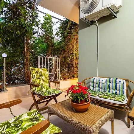 Escape To Kalamata's Old Your Urban Oasis *