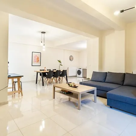 Escape To Kalamata's Old Your Urban Oasis Apartment *