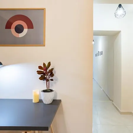 Escape To Kalamata's Old Your Urban Oasis * كالاماتا