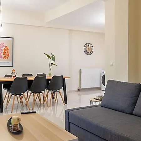 Escape To Kalamata's Old Your Urban Oasis Apartment