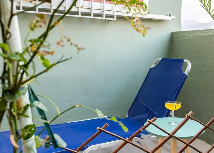 Escape To Kalamata's Old Your Urban Oasis Apartamento