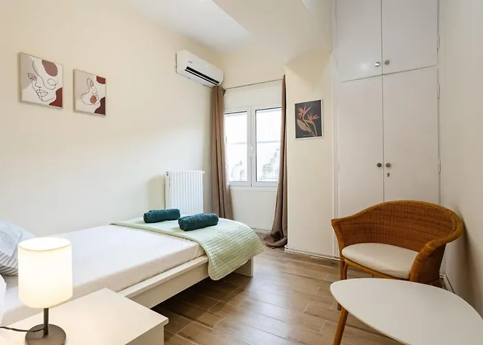 Apartamento Escape To Kalamata's Old Your Urban Oasis *