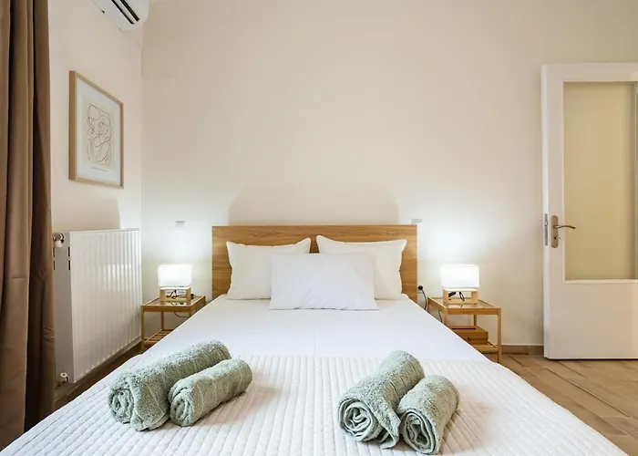 Escape To Kalamata's Old Your Urban Oasis * Calamata