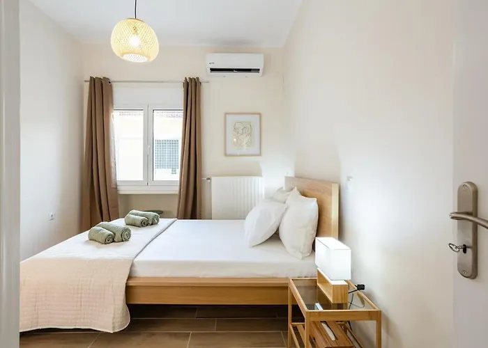 Escape To Kalamata's Old Your Urban Oasis Apartamento Calamata