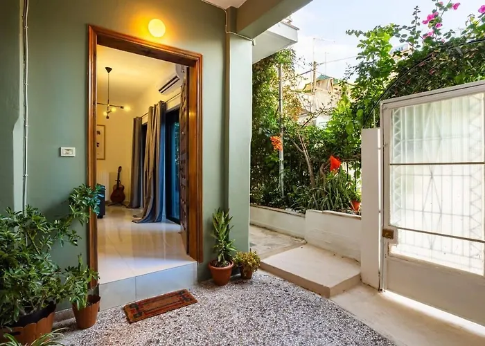 Escape To Kalamata's Old Your Urban Oasis Apartment