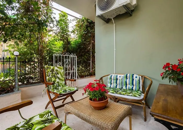 Apartamento Escape To Kalamata's Old Your Urban Oasis *