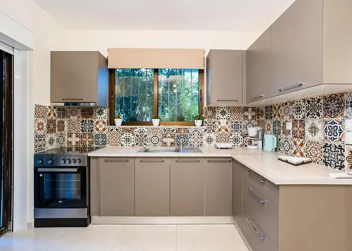 Escape To Kalamata's Old Your Urban Oasis * Calamata