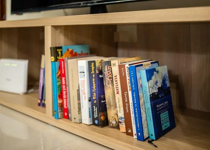 Escape To Kalamata's Old Your Urban Oasis *