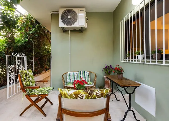 Escape To Kalamata's Old Your Urban Oasis * Calamata