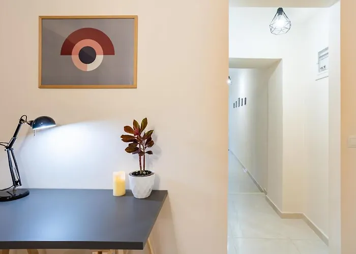 Escape To Kalamata's Old Your Urban Oasis * Calamata