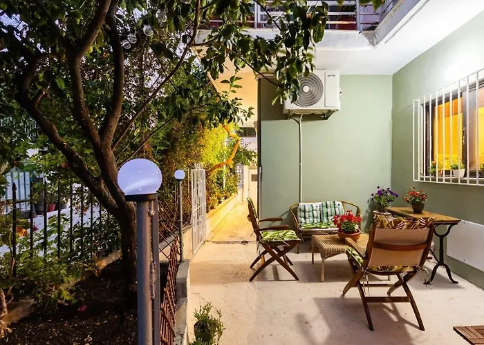 アパート Escape To Kalamata's Old Your Urban Oasis