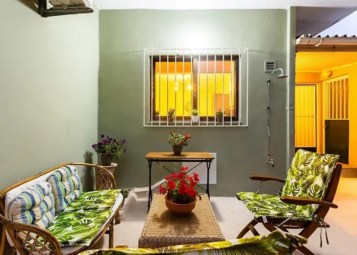 Escape To Kalamata's Old Your Urban Oasis * カラマタ